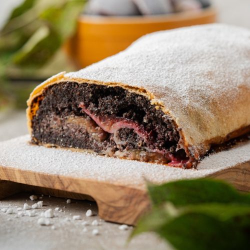 Zwetschken-Mohn-Strudel